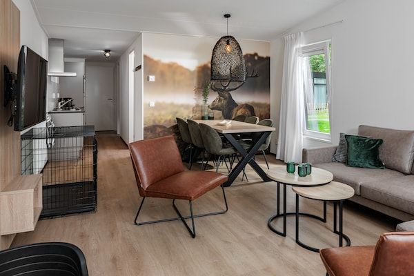 Woonkamer - Lodge in Schaijk met omheinde tuin in Schaijk (2)