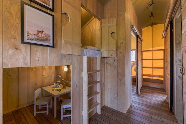 Eetkamer - Safarilodge aan het IJsselmeer in Andijk (4)
