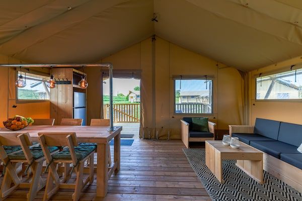 Woonkamer - Safarilodge aan het IJsselmeer in Andijk (2)