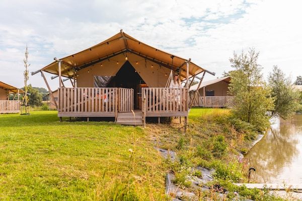 Buitenkant - Safarilodge aan het IJsselmeer in Andijk (1)