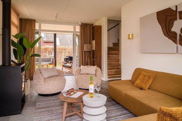 Woonkamer - Villa met sauna, bubbelbad en veranda in Maastricht (3)