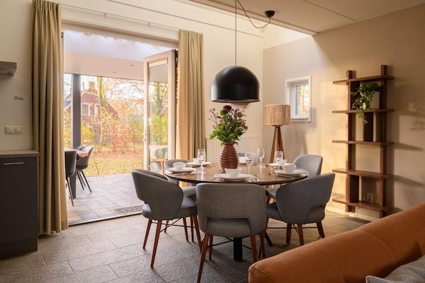 Eetkamer - Mooie villa met veranda 4 km van Maastricht in Maastricht (3)