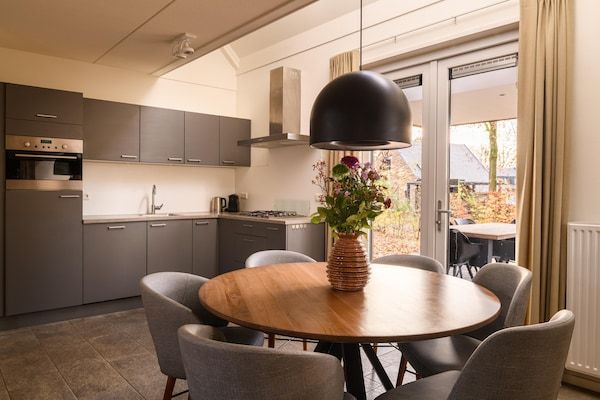 Keuken - Mooie villa met veranda 4 km van Maastricht in Maastricht (4)