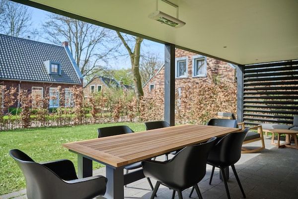 Terras - Mooie villa met veranda 4 km van Maastricht in Maastricht (5)