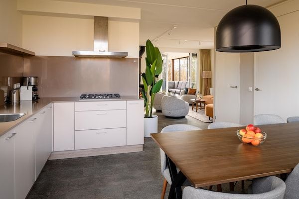 Keuken - Mooie villa met veranda bij vakantiepark in Maastricht (5)
