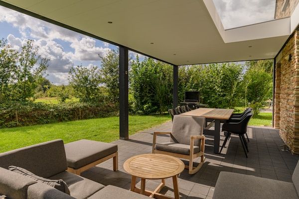 Terras - Mooie villa met veranda 4 km. van Maastricht in Maastricht (4)
