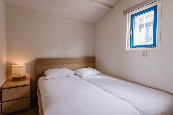 Slaapkamer - Strandhuis in Wijk aan Zee met Uitzicht in Wijk aan Zee (4)