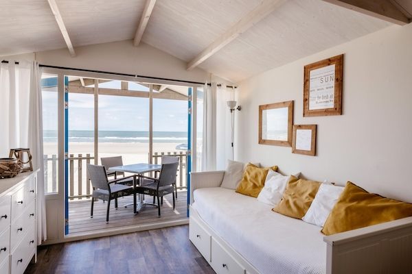 Woonkamer - Strandhuis in Wijk aan Zee met Uitzicht in Wijk aan Zee (1)