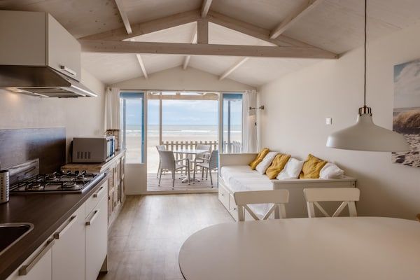 Keuken - Strandhuis in Wijk aan Zee met Uitzicht in Wijk aan Zee (2)