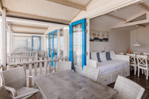 Eetkamer - Strandhuis in Wijk aan Zee met Uitzicht in Wijk aan Zee (3)