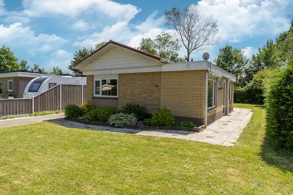 Buitenkant - Vakantiehuis in Baarland met tuin in Baarland (1)