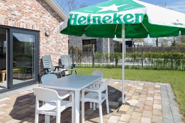 Terras - Strandvakantie vlak bij het Zeeuwse strand in Baarland (5)