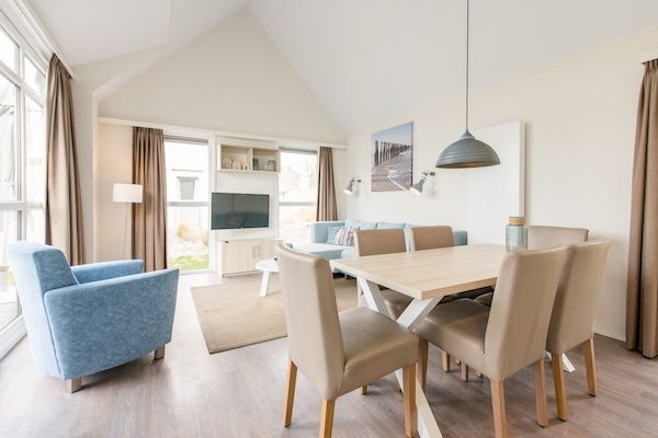 Eetkamer - Modern chalet vlakbij de kust in Hollum (2)