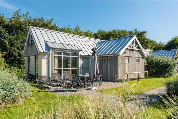 Buitenkant - Modern chalet vlakbij de kust in Hollum (4)
