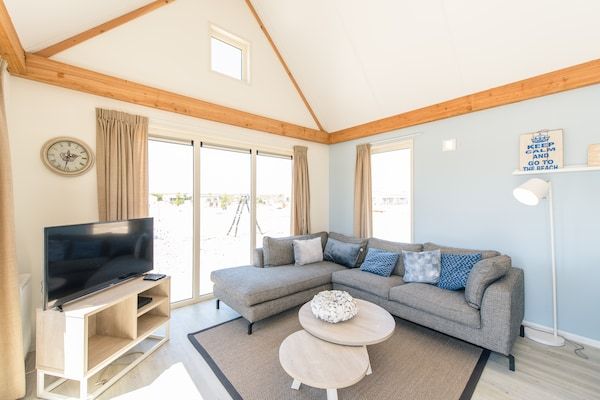 Woonkamer - Gezellige Lodge bij Hollum in Hollum (2)