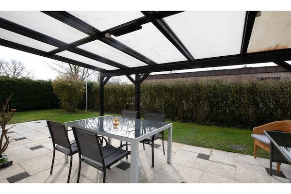 Terras - Vakantiehuis in de buurt van Veerse Meer in Kortgene (4)