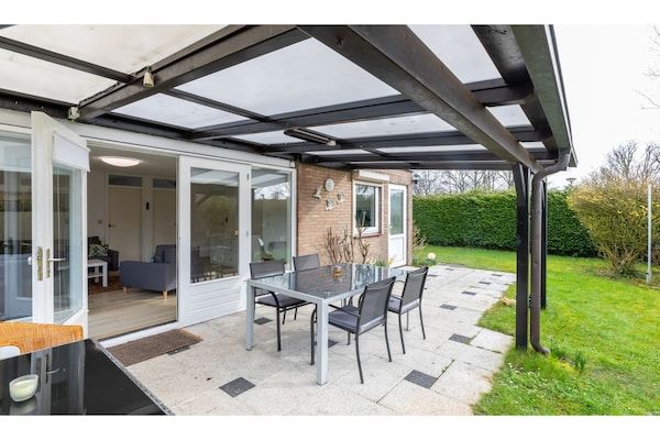 Terras - Vakantiehuis in de buurt van Veerse Meer in Kortgene (2)