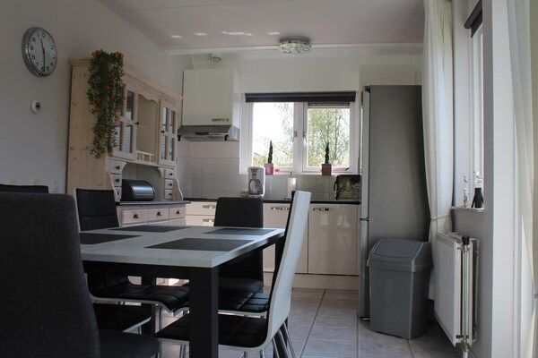 Keuken - Vakantiehuis in Zeeland met tuin in Wemeldinge (3)