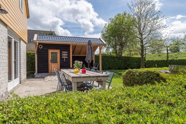 Terras - Vakantiehuis aan zee met sauna in Wemeldinge (1)