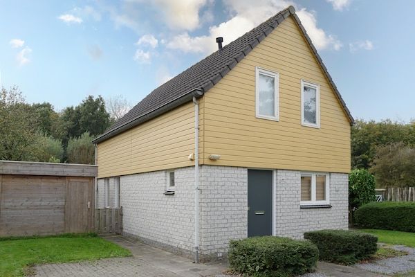 Buitenkant - Vakantiehuis aan zee met sauna in Wemeldinge (2)