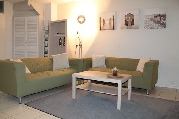 Woonkamer - Vakantieverblijf aan zee in Zeeland in Wemeldinge (1)