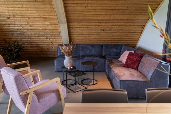 Woonkamer - Rustige bungalow op de boerderij in Heeten (2)