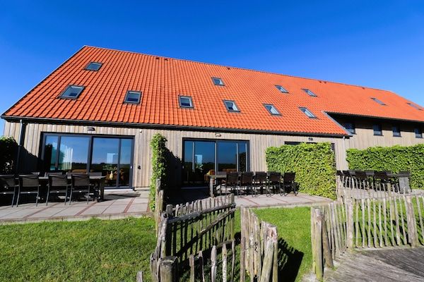 Buitenkant - Rustig gelegen villa in Friesland in Leons (1)