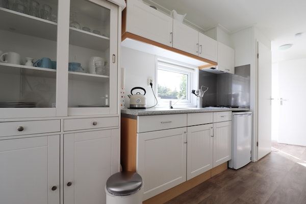 Keuken - Vakantiehuis in Grou bij watersport in Grou (2)