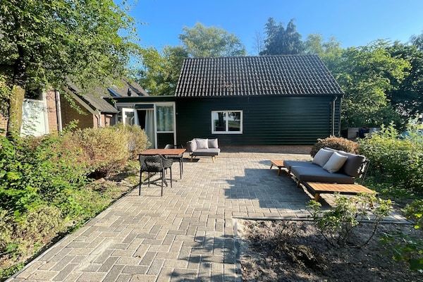 Buitenkant - Gezellig Vakantiehuis in Schoonloo in een heerlijke omgeving. in Schoonloo (1)
