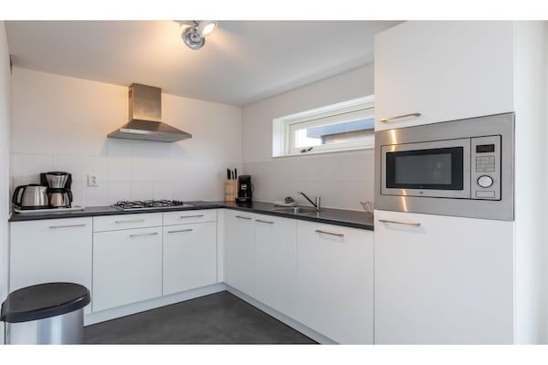 Keuken - Vakantiehuis in Renesse bij het Strand in Renesse (4)