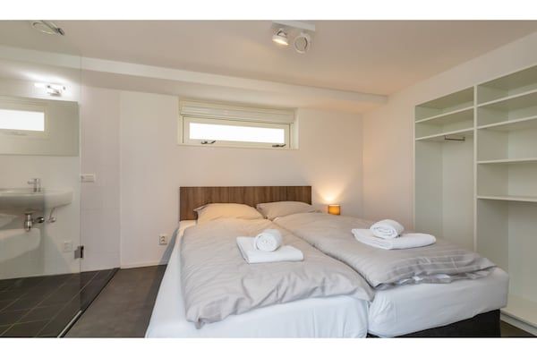Slaapkamer - Vakantiehuis in Renesse bij het Strand in Renesse (3)