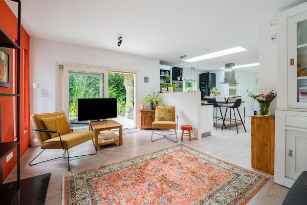 Woonkamer - Vakantiehuis in Bergen met sauna in Bergen (2)