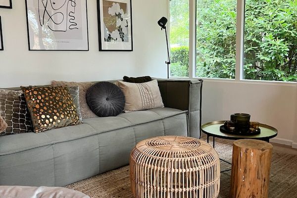 Woonkamer - Vakantiehuis in Rheezerveen met Sauna in Rheezerveen (1)