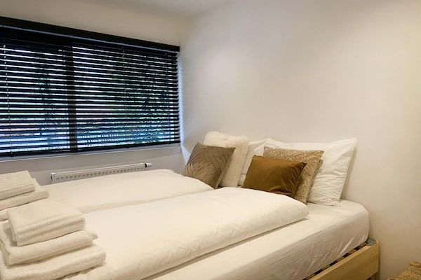 Slaapkamer - Vakantiehuis in Rheezerveen met Sauna & Bubbelbad in Rheezerveen (2)