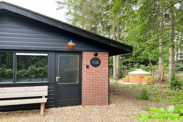 Buitenkant - Vakantiehuis Rheezerveen met Sauna & Bubbelbad in Rheezerveen (2)