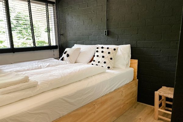 Slaapkamer - Vakantiehuis Rheezerveen met Sauna & Bubbelbad in Rheezerveen (4)