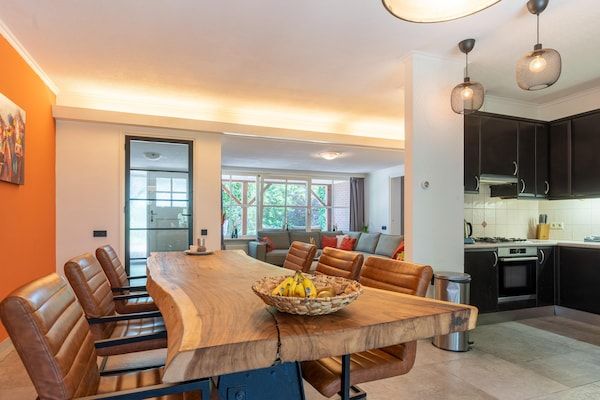 Eetkamer - Eibergen Holiday Retreat Home in Eibergen (2)