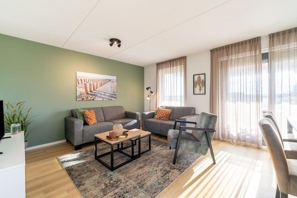 Woonkamer - Vakantiehuis in Scherpenisse bij Pluimpot in Scherpenisse (2)