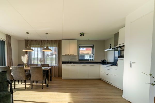 Keuken - Vakantiehuis in Scherpenisse bij Pluimpot in Scherpenisse (3)