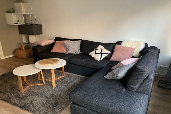Woonkamer - Vakantiehuis Noordwijkerhout bij Zee in Noordwijkerhout (2)
