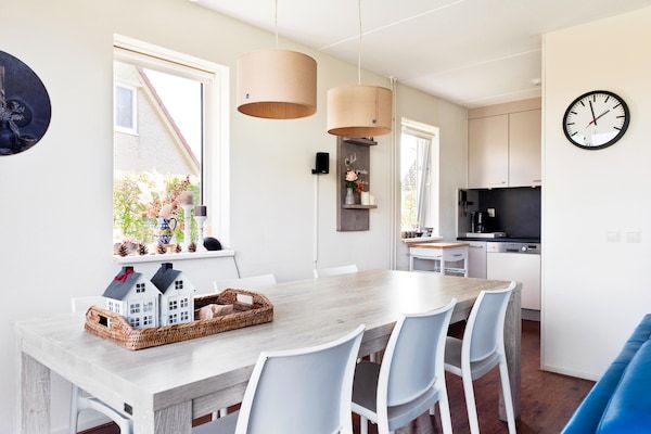 Eetkamer - Vakantiehuis in Groningen met zwembad in Groningen (2)