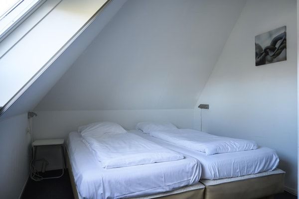 Slaapkamer - Bungalow nabij Alde Feanensite in Friesland (4)