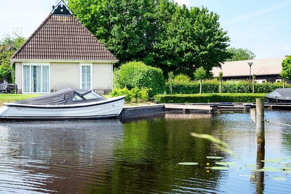 Buitenkant - Vakantiewoning met sauna, buitenspa in Friesland (1)