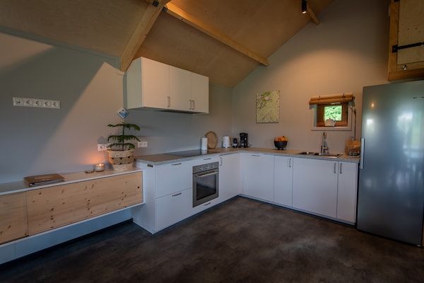 Keuken - Lodges in Drenthe met Uitzicht op Weiden in Ruinerwold (3)