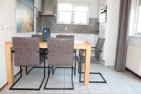 Keuken - Vakantiehuis in Zeeland met Tuin in Wemeldinge (1)