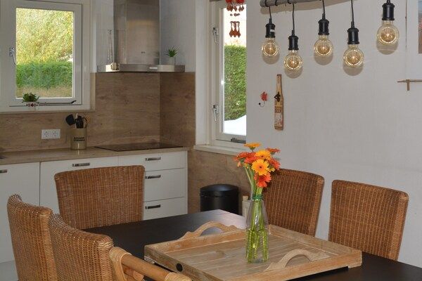 Keuken - Vakantiehuis in rustige park voor families in Wemeldinge (3)
