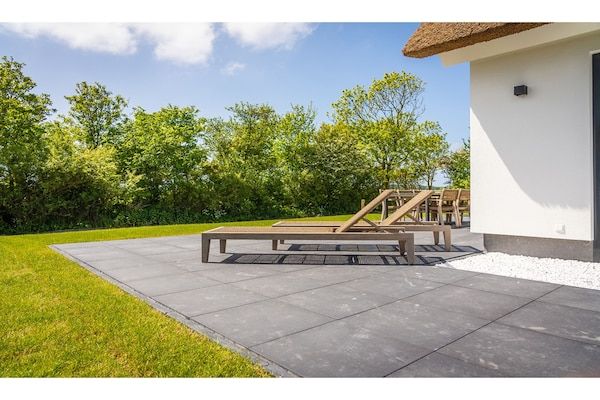 Terras - Villa op Texel bij Vuurtoren Waddenzee in De Cocksdorp (3)