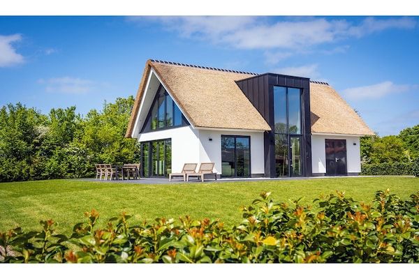 Tuin - Villa op Texel bij Vuurtoren Waddenzee in De Cocksdorp (4)