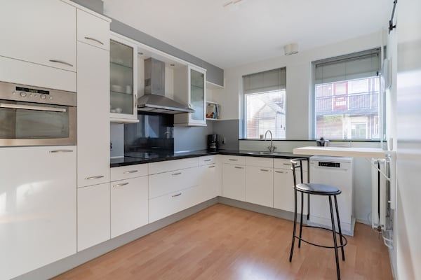 Keuken - Appartement in Alkmaar met zeestrand in Alkmaar (4)