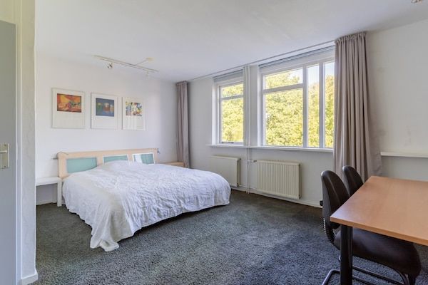 Slaapkamer - Appartement in Alkmaar met zeestrand in Alkmaar (5)